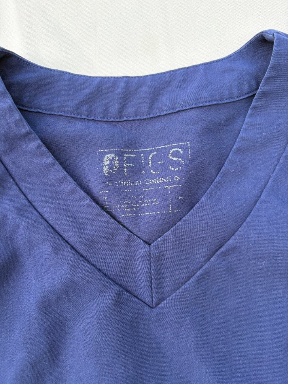 Navy Blue Figs Scrub Set - Picture 3 of 6